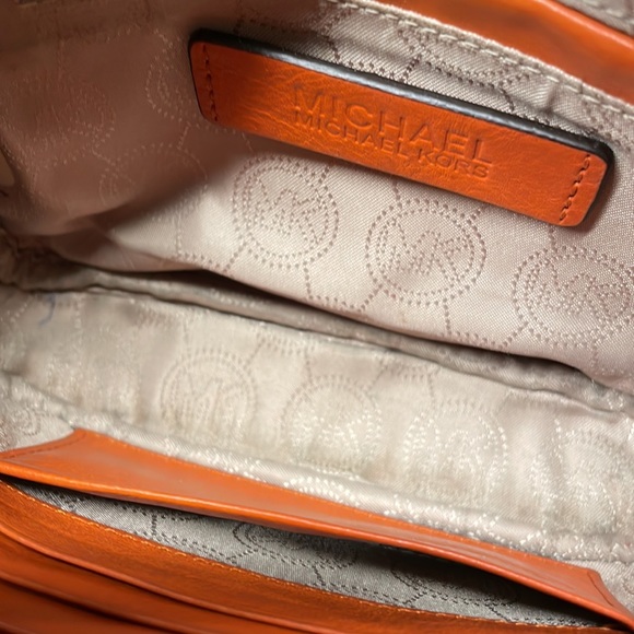 ✨SOLD✨Michael Kors mini crossbody bag - Picture 10 of 13